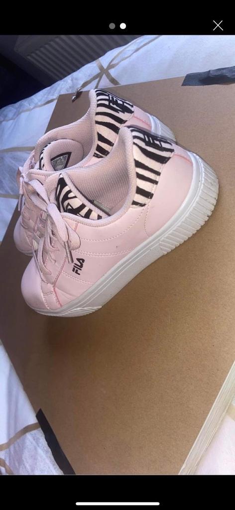 fila trainers size 4.5